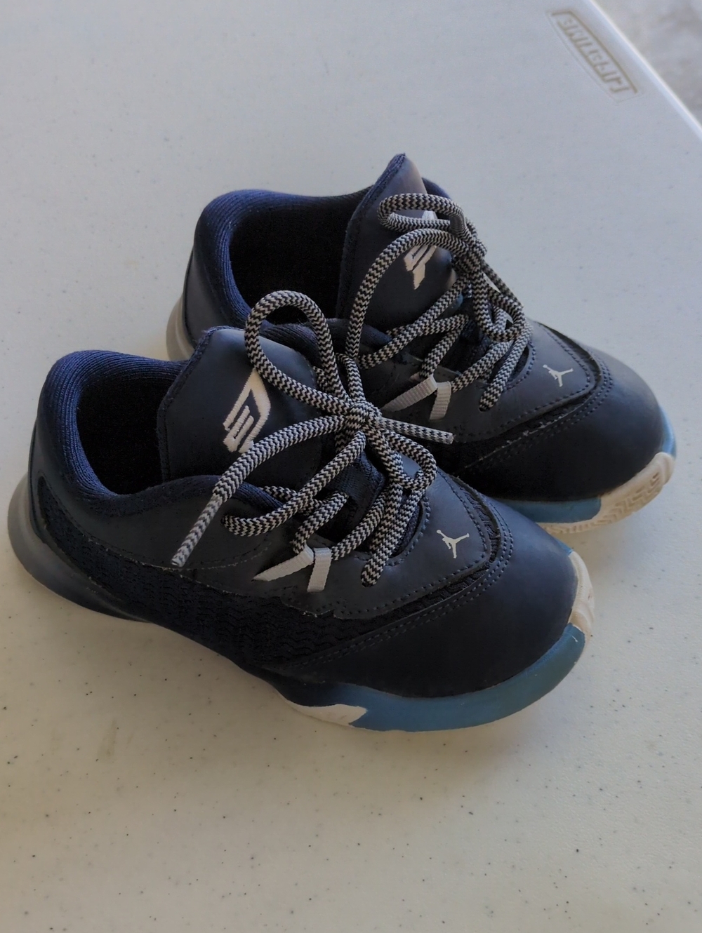 Jordan Kids Navy and Light Blue Low-Top Sneakers